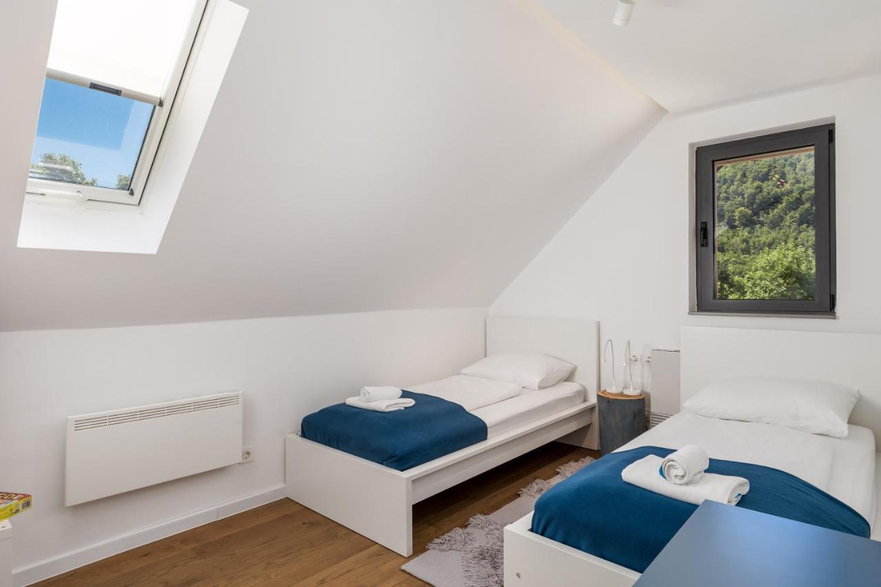 Modern Alpine Monsalbius Chalet Baske Ostarije Extérieur photo